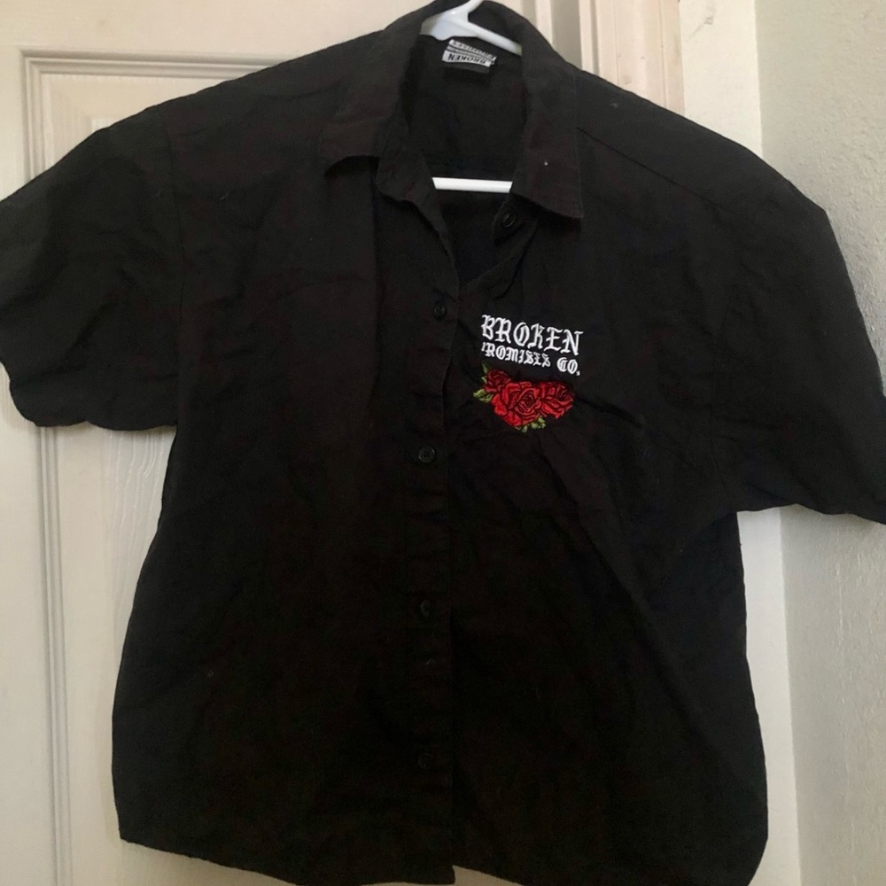 broken promises rose zumiez button up shirt size small
